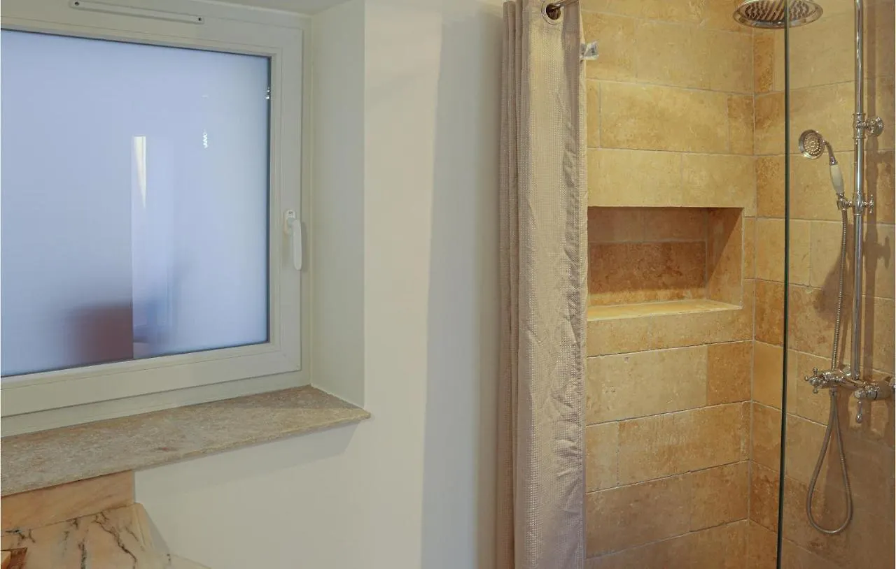 Gorgeous Apartment In Villes Sur Auzon With Wifi
